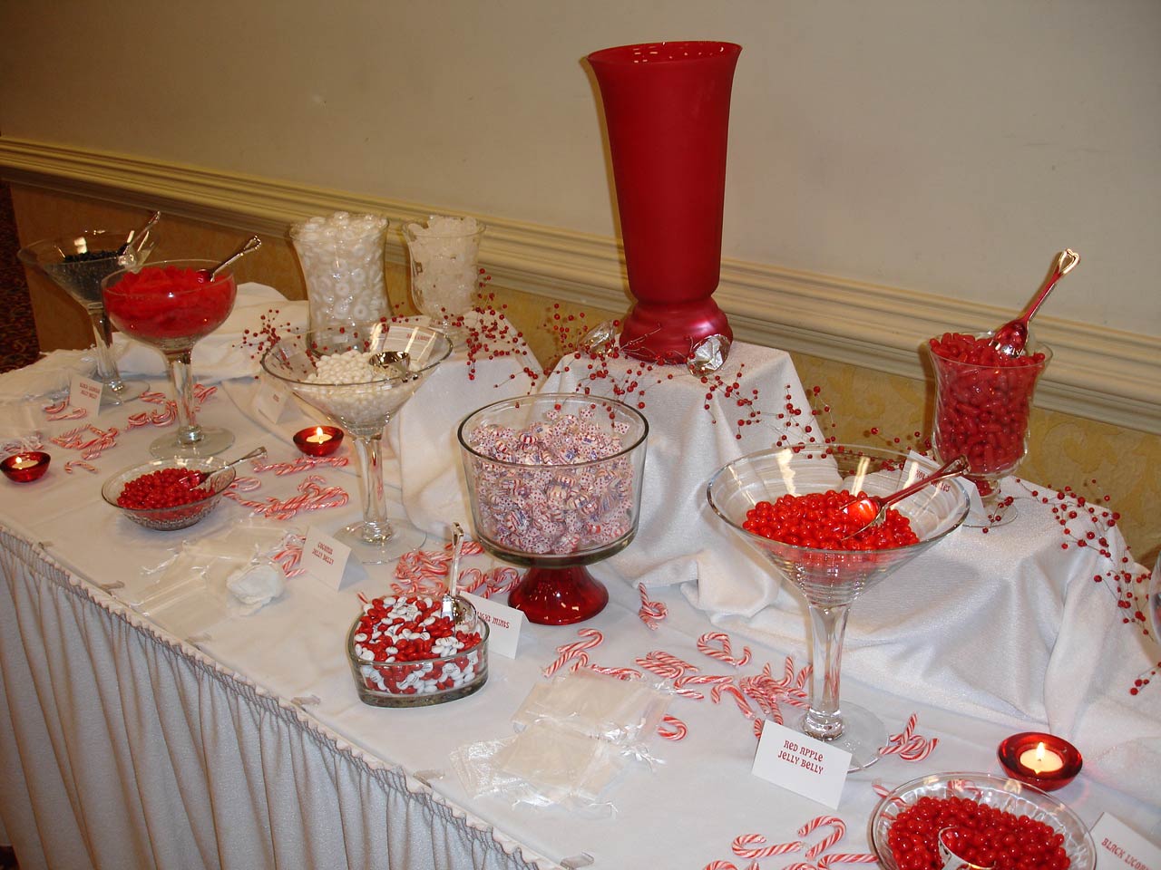 A valentine's day wedding table catered by Kings Korner in Richmond, VA